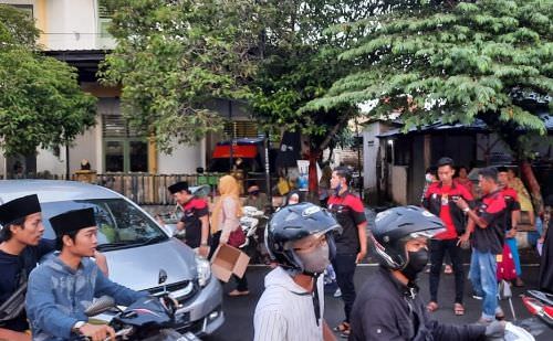 timor-er-madura-berbagi-bersama-anak-yatim