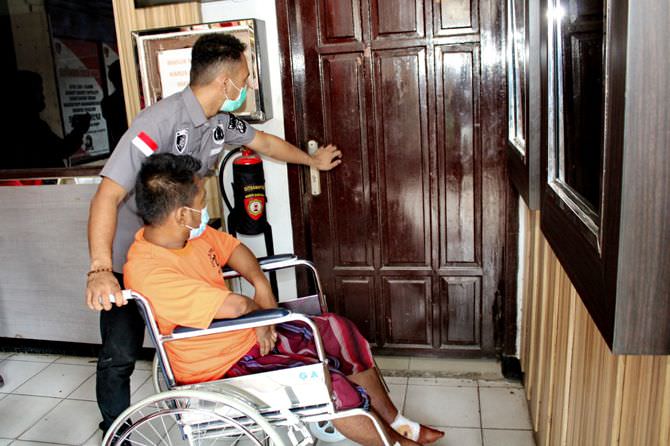 tembak-dua-kaki-tersangka-curat-kelompok-begal-mainkan-cod