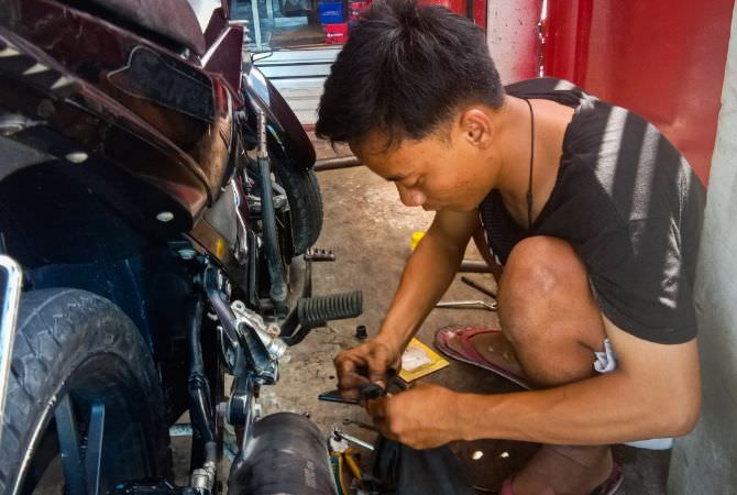 bikin-motor-makin-elegan-di-dmc-speed-shop