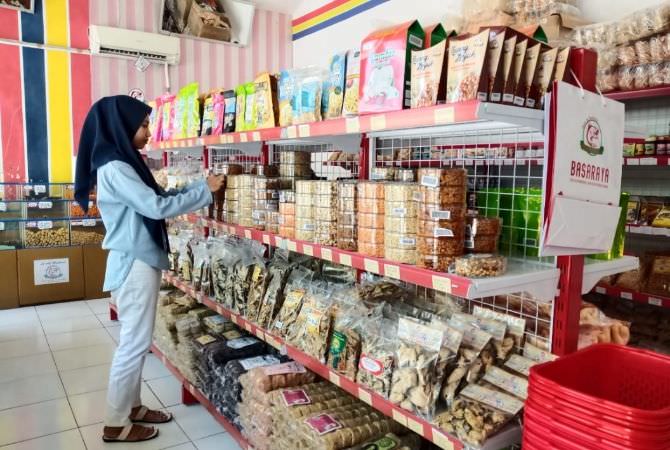 ini-dia-toko-yang-menampung-ribuan-produk-umkm-madura