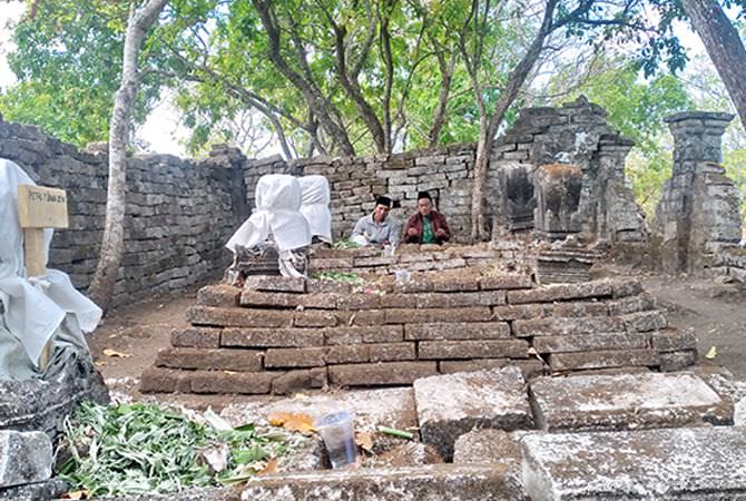 stedu-belum-telusuri-kompleks-makam-tua