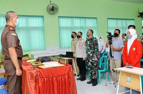 kajari-adi-konsisten-edukasi-pelajar