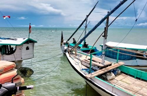 kapal-layar-keramat-jati-tenggelam-di-perairan-bluto