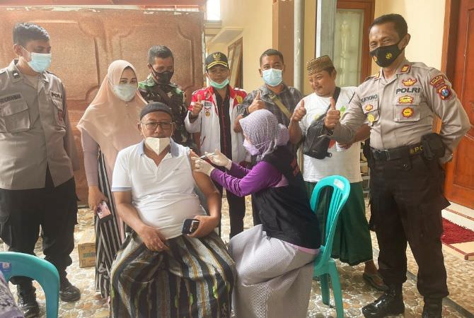 pt-dua-putri-kedaton-dukung-penuh-vaksinasi