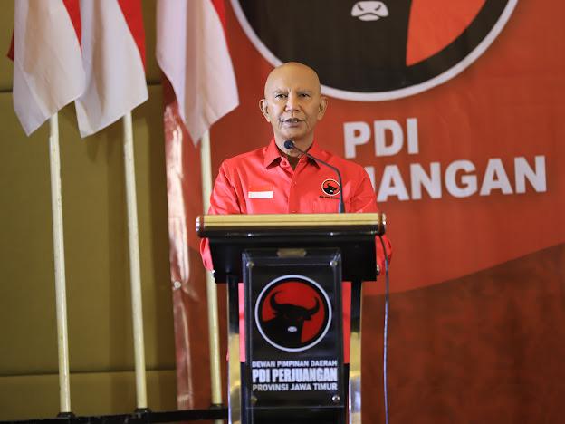 POLITISI SENIOR: Plt Ketua DPD PDIP Jatim MH Said Abdullah memberikan arahan dalam rapat konsolidasi PDIP Jatim Sabtu (18/2). (PDIP UNTUK RadarMadura.id)