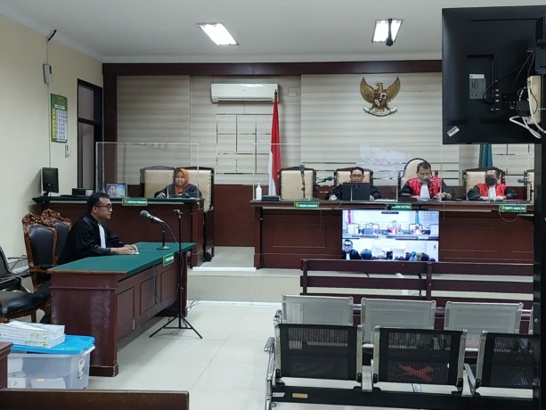 TINGGAL EKSEKUSI: JPU mengikuti sidang dengan agenda putusan perkara penyalahgunaan tanah kas Desa Petapan di Pengadilan Tipikor Surabaya, Jumat (27/1).