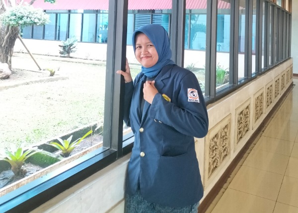 Mahasiswi Prodi Sosiologi FISIB UTM Sugiati.