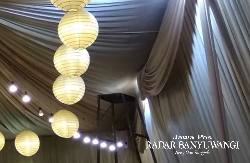 BERCAHAYA: Lampion dapat dipasang untuk mempercantik ruangan hajatan atau sebuah acara.