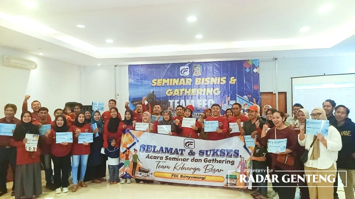 RUTIN: Anggota FEC mengikuti seminar yang digelar secara rutin di Hotel Baru Indah Resto, Desa Jajag, Kecamatan Gambiran, Minggu (2/7).