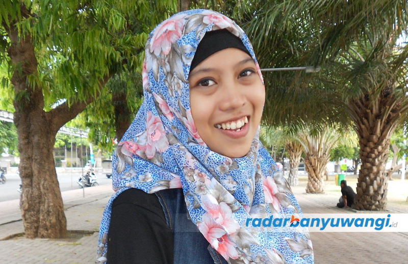 PUTRI DAERAH: Annisa Febby Chaurina, desainer Banyuwangi yang langganan mendesain kostum untuk kontes internasional.