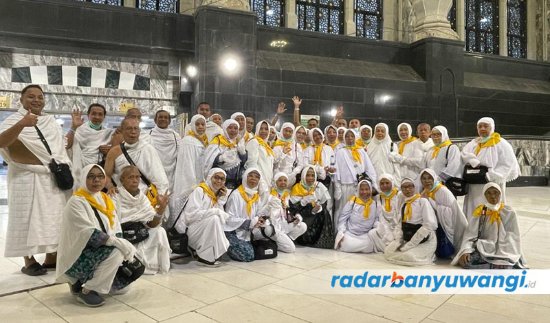 SALAM PERPISAHAN: Jemaah haji dari KBIHU Sabilillah usai melaksanakan tawaf wada di Masjidilharam, Selasa (18/7).