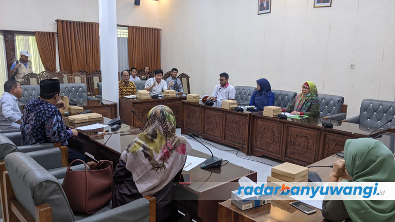 Kelangkaan Elpiji Tak Kunjung Teratasi, Komisi II DPRD Banyuwangi Panggil Pertamina, Agen, dan Diskop-UMP untuk menjelaskan silang sengkarut gas LPG 3 Kg.