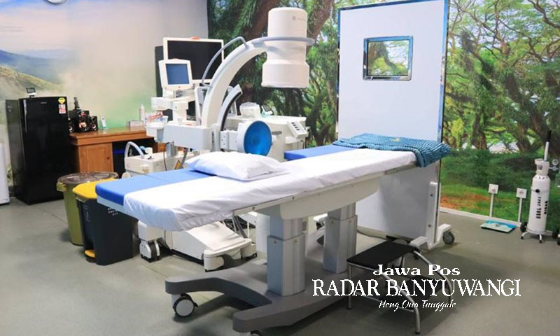 PERTAMA: Ruang ESWL di RSUD Blambangan Banyuwangi yang diresmikan, Senin (31/7).