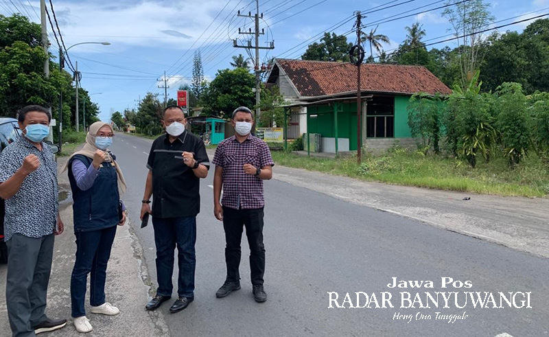 dokter Agung Mulyono (dua dari kanan) saat melakukan sidak jalan nasional 3 beberapa waktu lalu.