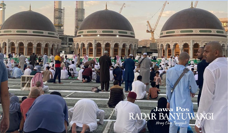 TIGA KUBAH: Jemaah salat di lantai empat Masjidil Haram Makkah, tepatnya pada lokasi dekat Kubah Jin.