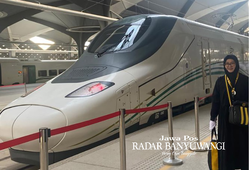 AERODINAMIS: Kereta cepat di Stasiun Madinah yang akan membawa jemaah umrah Al Haram Ziarah Wizatama menuju Makkah.