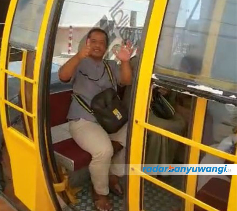 WISATA: Jemaah umrah Al Haram Ziarah Wizatama naik gondola di dataran tinggi Thaif, Arab Saudi.