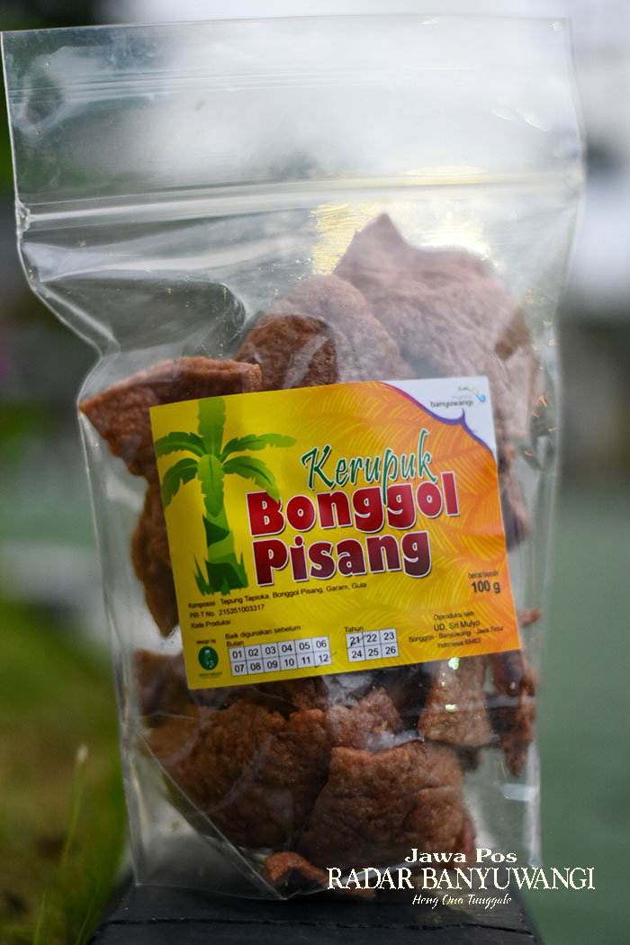 UNIK: Kerupuk dari olahan bonggol tanaman pisang. Hasil olahan dari pohon pisang yang sudah ditebang ini mampu merambah hingga ke Kalimantan, Surabaya, Malang, dan Bali.