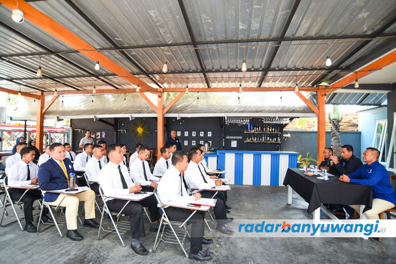 JARING KRU KAPAL PESIAR: Puluhan peserta mengikuti seleksi dan interview sekaligus dipertemukan langsung dengan user asal ISS Manajemen di Lembaga Pelatihan Kerja (LPK) Rayyan International College.