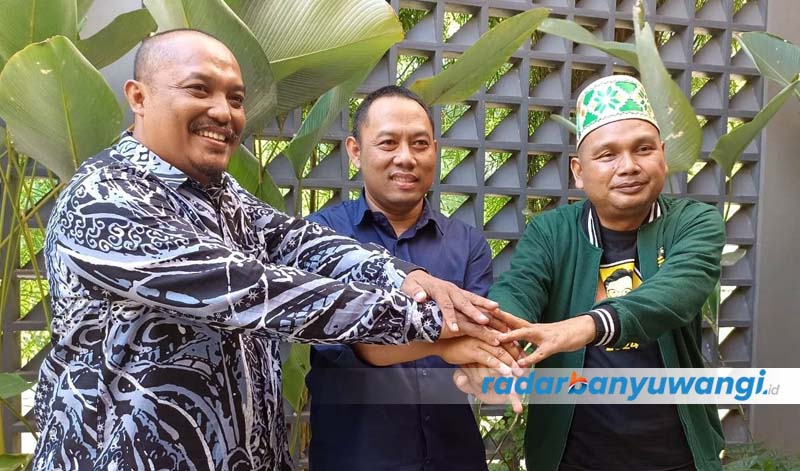 KOALISI: Sekretaris DPD NasDem Banyuwangi Zamroni bersama Ketua DPC PKB Banyuwangi KH Abdul Malik Syafaat dan Ketua DPD PKS Banyuwangi Faisol Aziz.