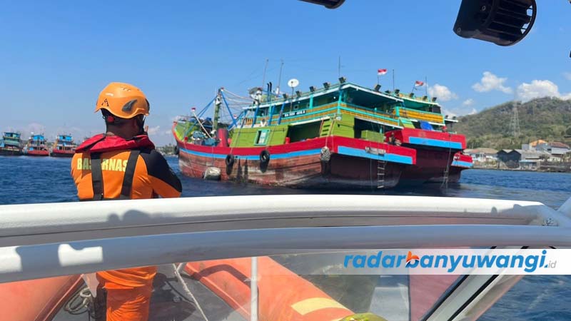 KAPAL IKAN: Tim SAR gabungan mencari keberadaan anak buah kapal KM Indo Jaya A yang hilang sejak Sabtu (2/9) di perairan Selat Bali.