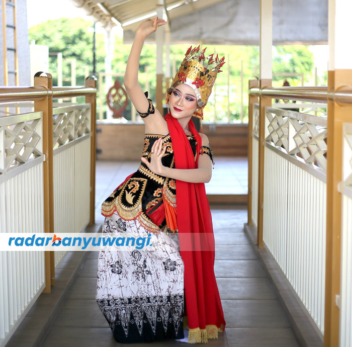 Maura Yafaneca, siswi kelas 9C SMP Negeri 1 Giri.