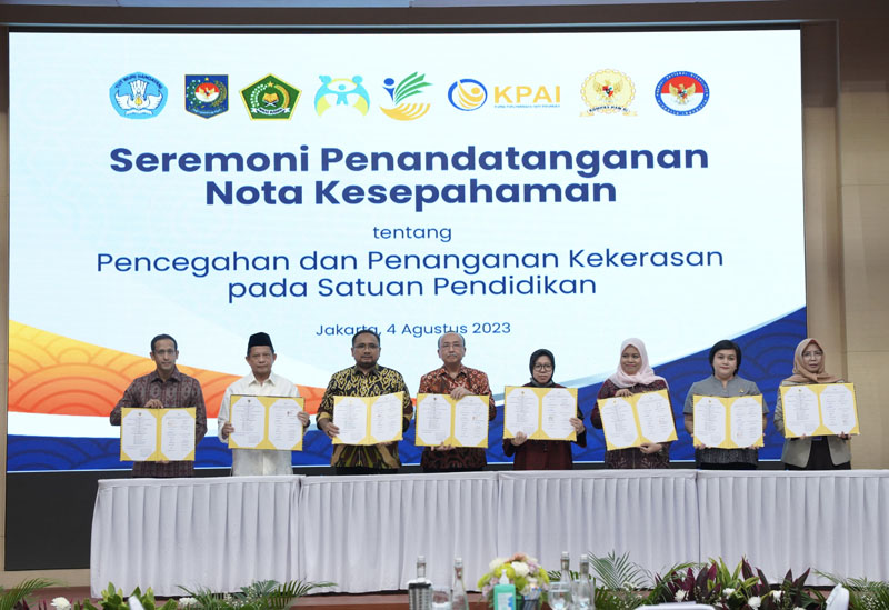 Penandatanganan Nota Kesepahaman 5 Kementerian dan 3 Lembaga tentang Pencegahan dan Penanganan Kekerasan di Lingkungan Satuan Pendidikan (4/8/2023).