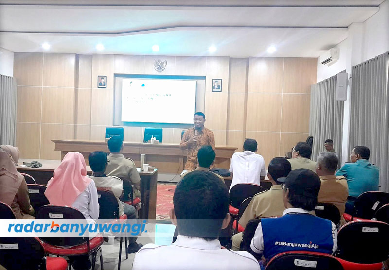 DISKUSI: Segenap stakeholder mulai memetakan wilayah rawan bencana di Banyuwangi, Selasa (26/9).