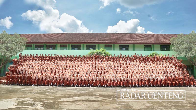 ANGKATAN EMAS: Para siswa MAN 2 Banyuwangi yang lulus pada 2023 ini banyak diterima di sejumlah PTN favorit.