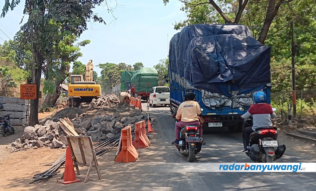 PICU KEMACETAN: Proyek jembatan Alasbuluh, Wongsorejo, Banyuwangi, ditarget tuntas pada pertengahan bulan Desember nanti.