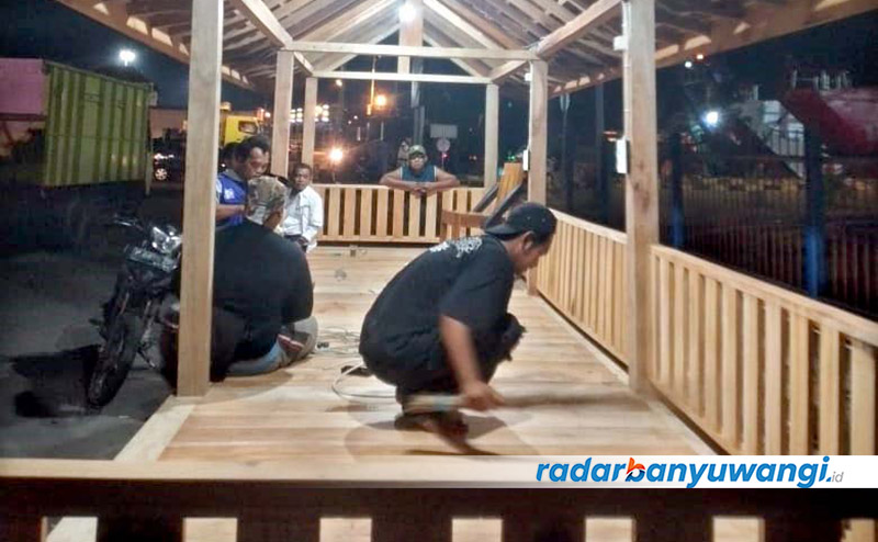 FASILITAS BARU: Gazebo untuk tempat istirahat sopir dibangun di dekat dermaga LCM ASDP Ketapang.