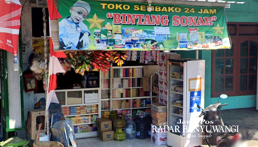 BUKA 24 JAM: Salah satu toko Maduran di Jalan Raya Banyuwangi-Situbondo, Bulusan, Kalipuro, Banyuwangi.