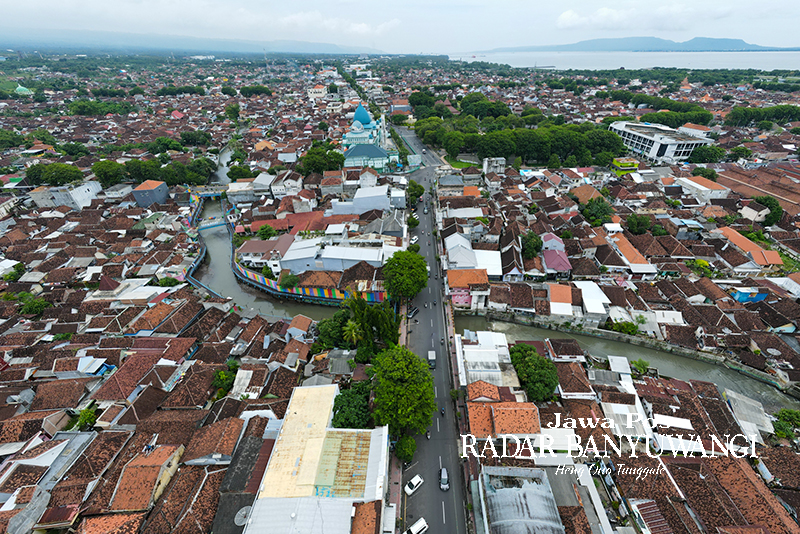 Sungai Kalilo membelah Kota Banyuwangi. Sungai ini berpotensi meluap saat musim hujan tiba.