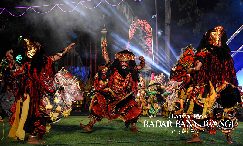 KARNAVAL SENI: Jaranan buto tampil dalam pawai Pelangi Budaya alias Festival Kuwung periode sebelum pandemi beberapa tahun lalu.