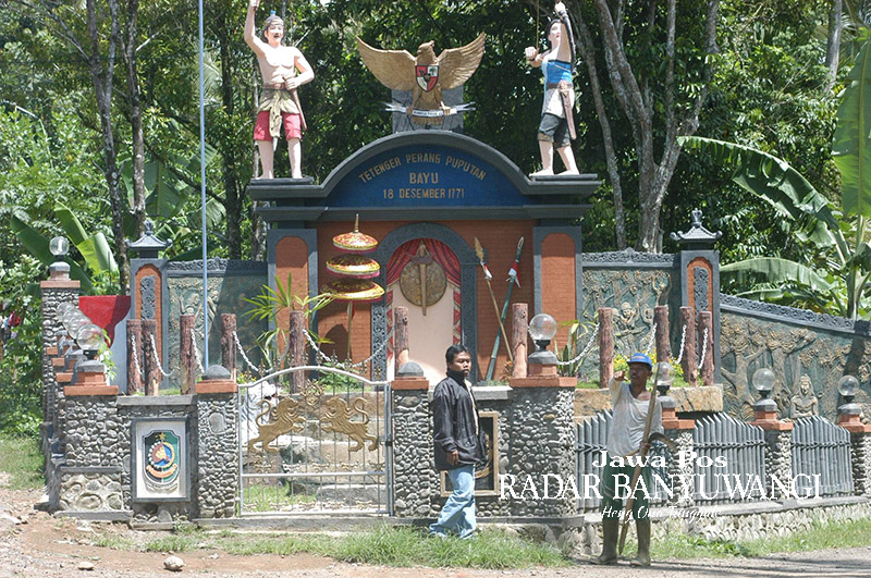 PENGINGAT: Tetenger Monumen Perang Puputan Bayu berada di Desa Bayu, Kecamatan Songgon, Banyuwangi.