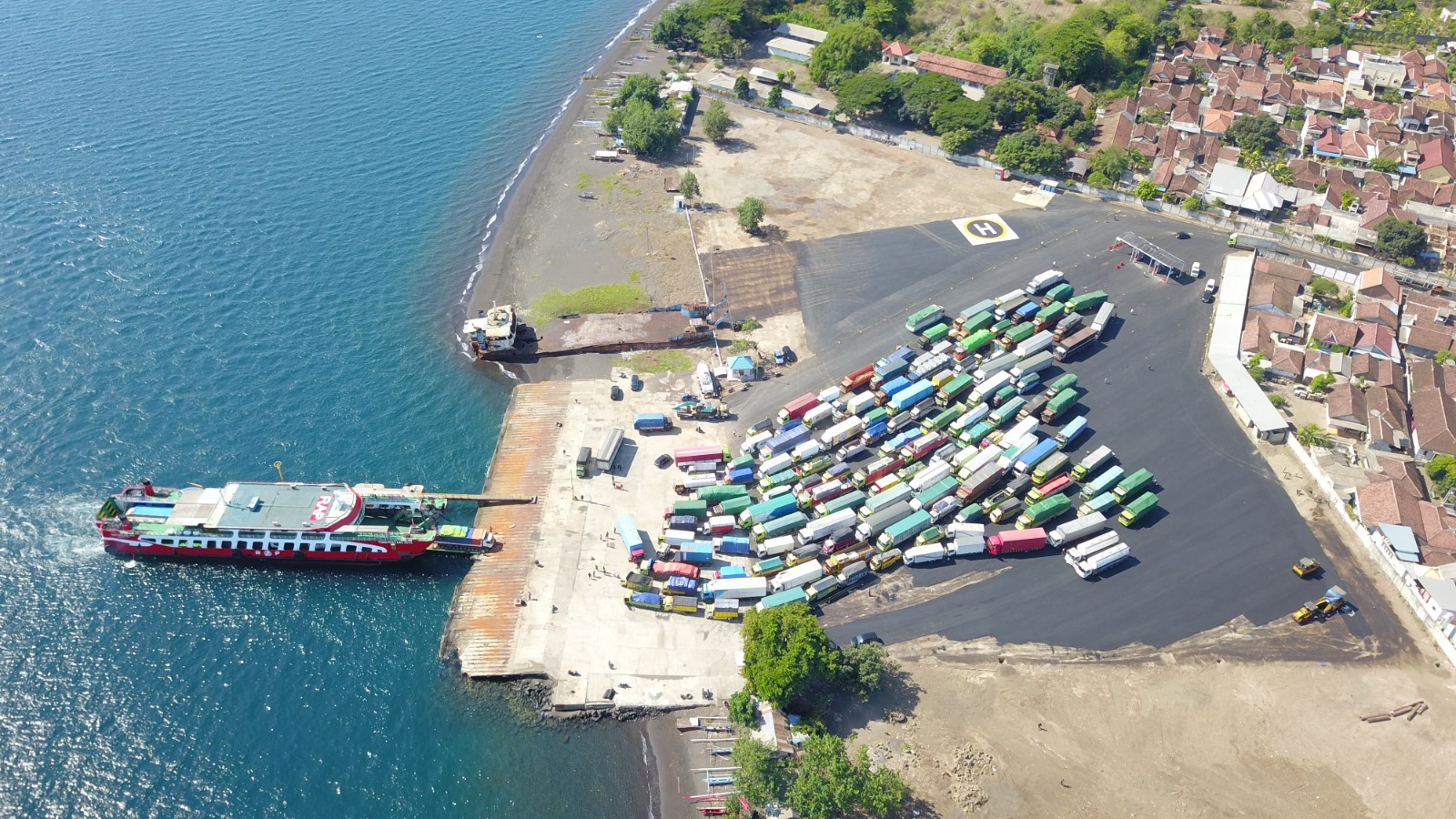 Suasana dermaga Bulusan, Pelabuhan ASDP Ketapang