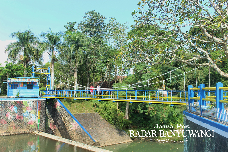 ASRI: Salah satu sudut jembatan gantung di Kali (sungai) Setail di Kecamatan Genteng, Banyuwangi.