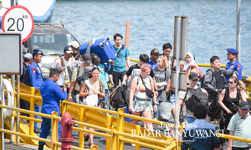 ARMADA TAMBAHAN: Selama libur Nataru, KMP Dharma Kencana IX dialihkan dari Pelabuhan Padangbai menuju Pelabuhan Ketapang.