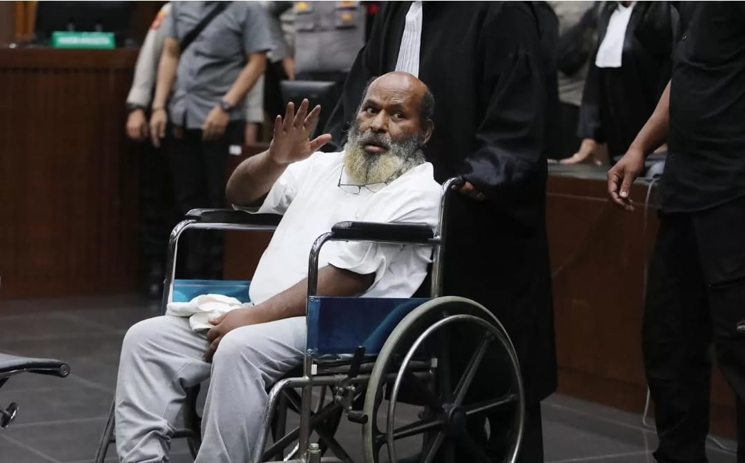 Lukas Enembe saat mengikuti persidangan di pengadilan Tipikor, Jakarta bulan Oktober lalu