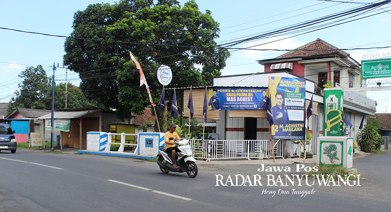 ADA BEKAS DARAH: Lokasi pengeroyokan Aditya Warman di Dusun Krajan, Desa Kradenan, Kecamatan Purwoharjo, Selasa (26/12).