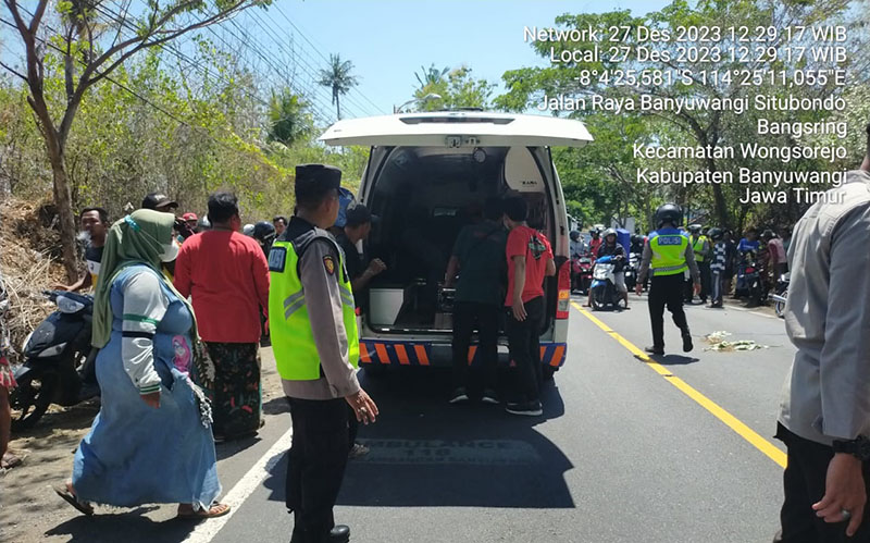 Suami istri asal Desa Wongsorejo menjadi korban tabrak lari di Dusun Paraputih, Desa Bangsring, Wongsorejo, Banyuwangi, Rabu (27/12).