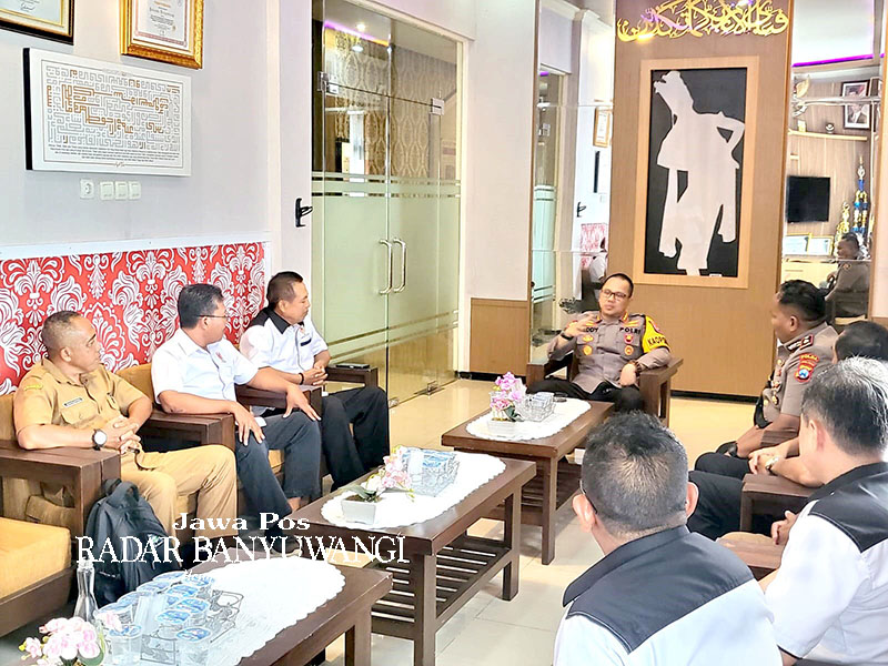 KOORDINASI: Pengurus KONI Banyuwangi menemui Kapolresta Banyuwangi Kombespol Deddy Foury Millewa, Selasa (2/1).