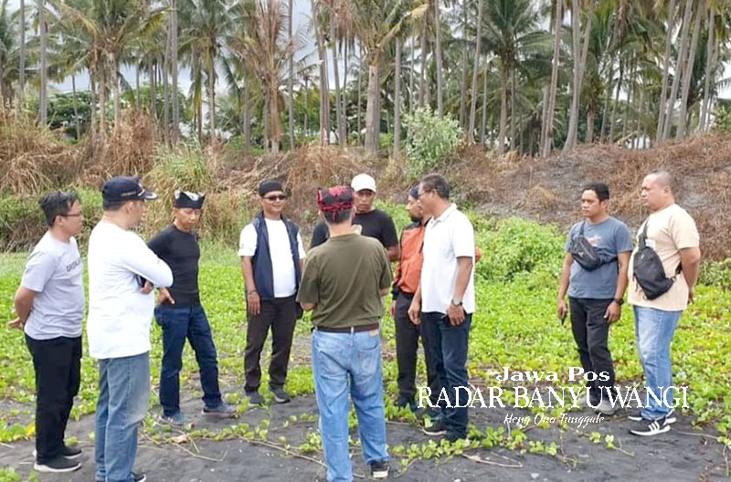 CEK LOKASI: Bramuda (empat dari kiri) bersama Kepala Dinas PU Pengairan Guntur Priambodo mengecek kawasan GWD yang akan menjadi salah satu destinasi andalan klaster pariwisata B3.