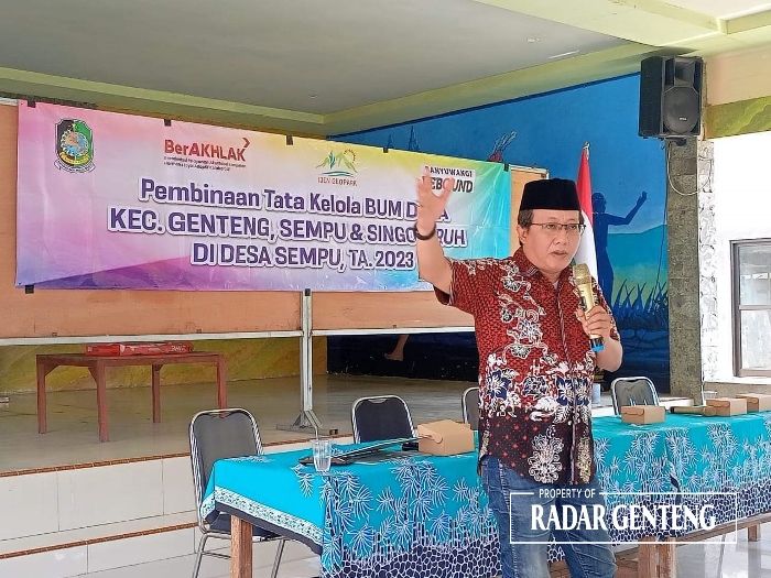 PEMERINTAHAN: Rudi H Latif  menjadi narasumber dalam pembinaan tata kelola BUMDES di Desa/Kecamatan Sempu.