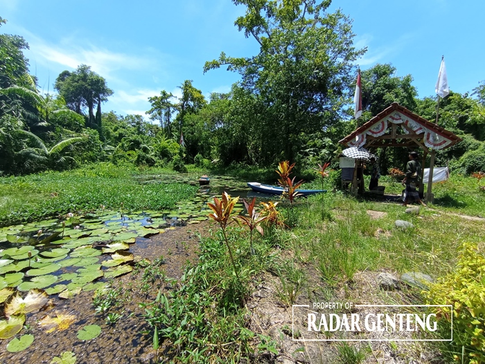 TAK PERNAH KERING: Sendang Sumber Gedhang yang dipercaya masyarakat bisa menyembuhkan penyakit di Dusun Kutorejo, Desa Kalipait, Kecamatan Tegaldlimo Kamis (1/2).