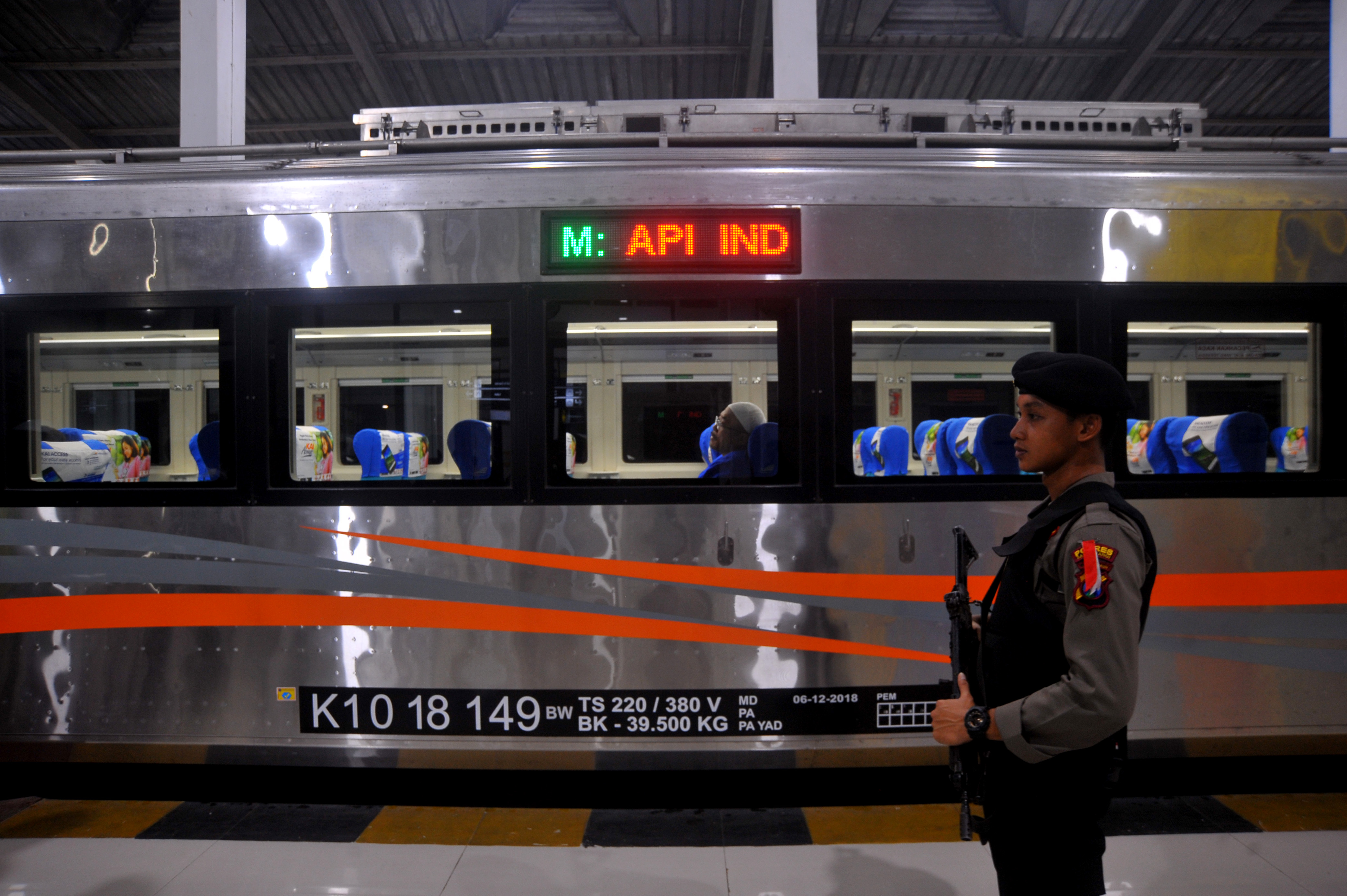 AMAN DAN NYAMAN : Moda transportasi begitu digemari. Banyuwangi beruntung dilintasi oleh jalur kereta api.