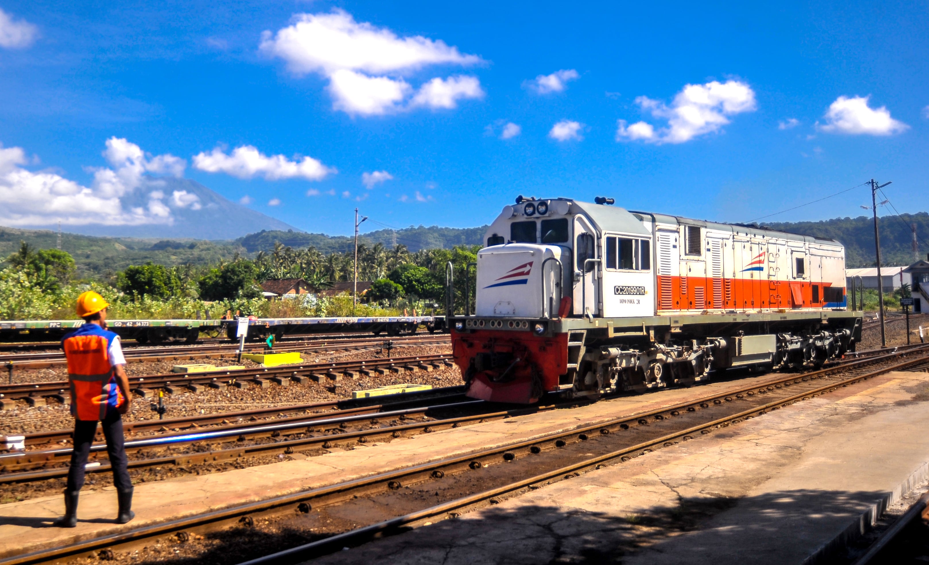WISATA : Saat akan diturun kenali stasiun yang menjadi bagian tempat yang dituju.