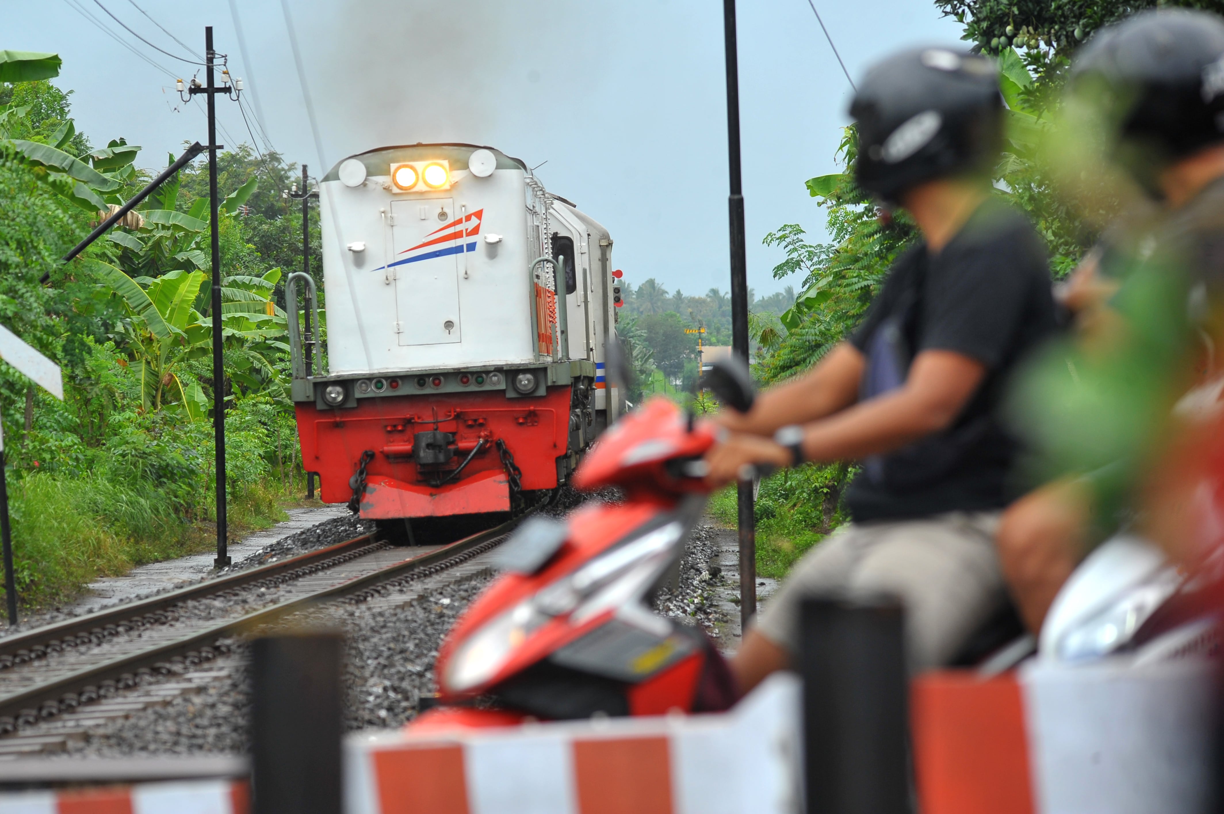 MURAH MERIAH: Kereta api menjadi alat transportasi paling digemari masyarakat Banyuwangi.