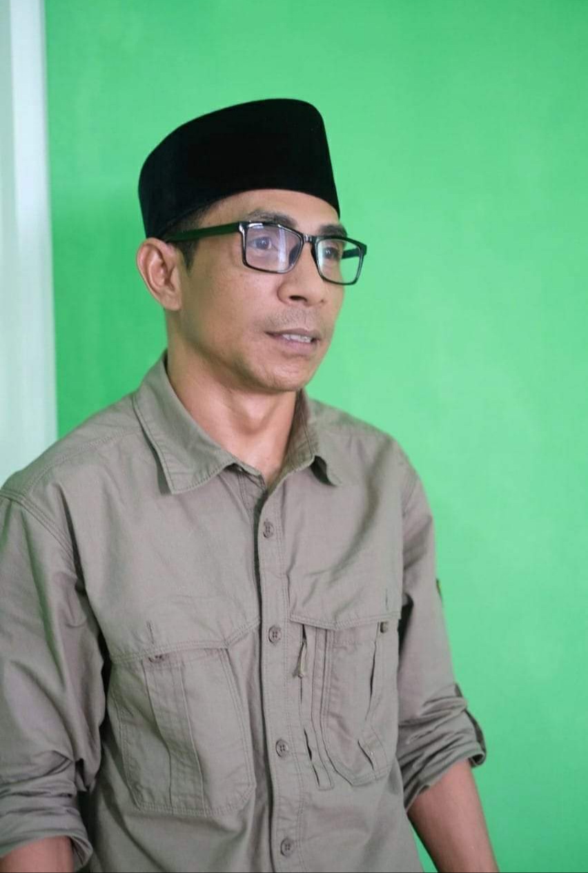 Ketua Bawaslu Banyuwangi Adrianus Yansen Pale: Ketiga laporan di Bawaslu tersebut sudah diregestrasi karena memenuhi syarat dan ke depan Bawaslu lakukan kajian&rdquo;
