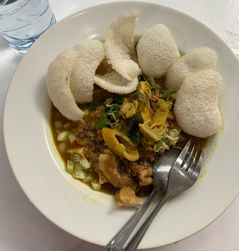 Rujak soto paling menggugah selera.